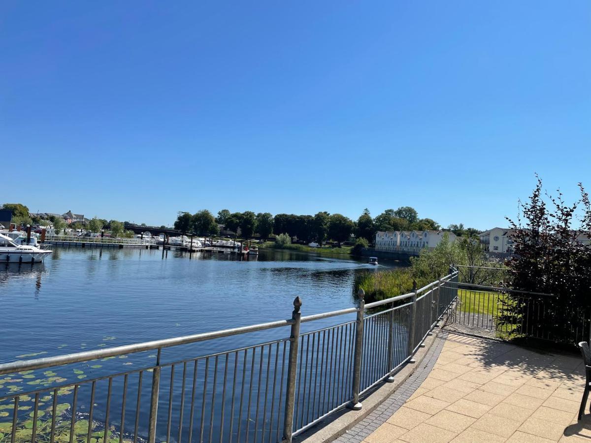 Five Bedroom Waterfront House Carrick-on-Shannon Exterior photo
